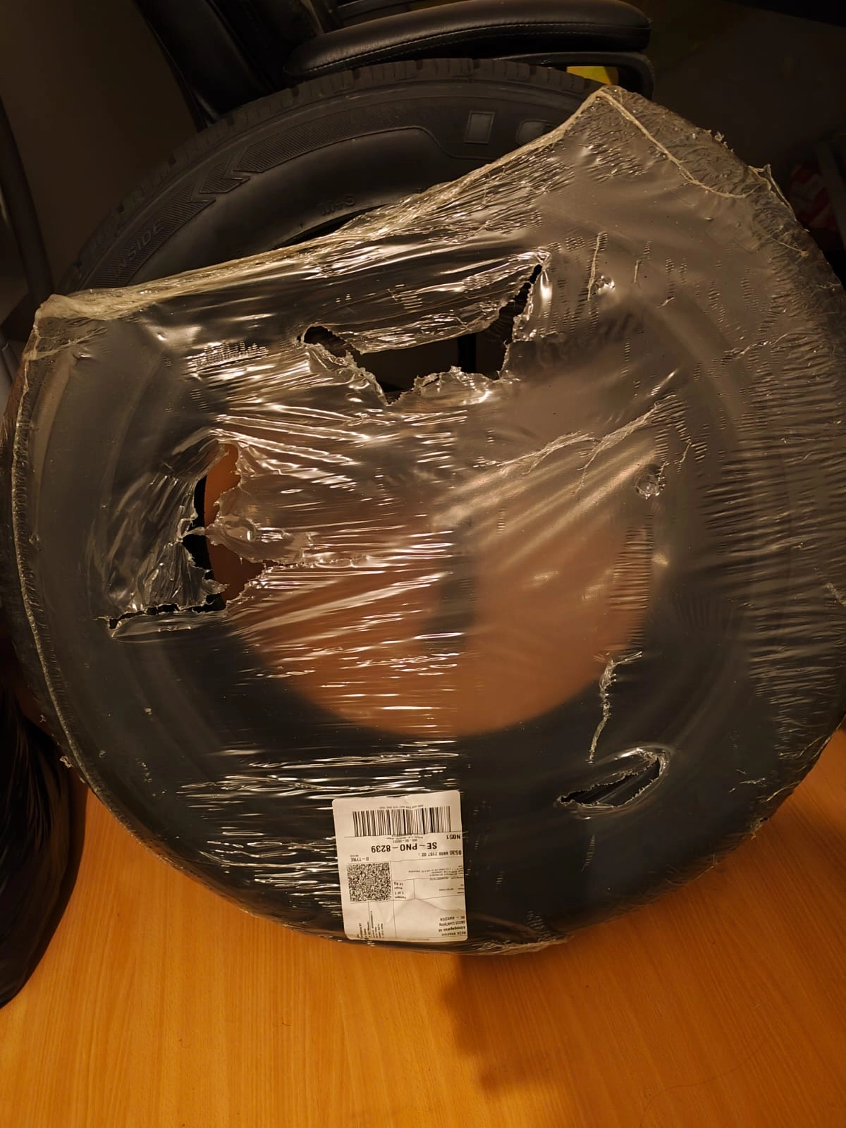 Huvudbild för 2 Helt nya friktion däck 900:- St