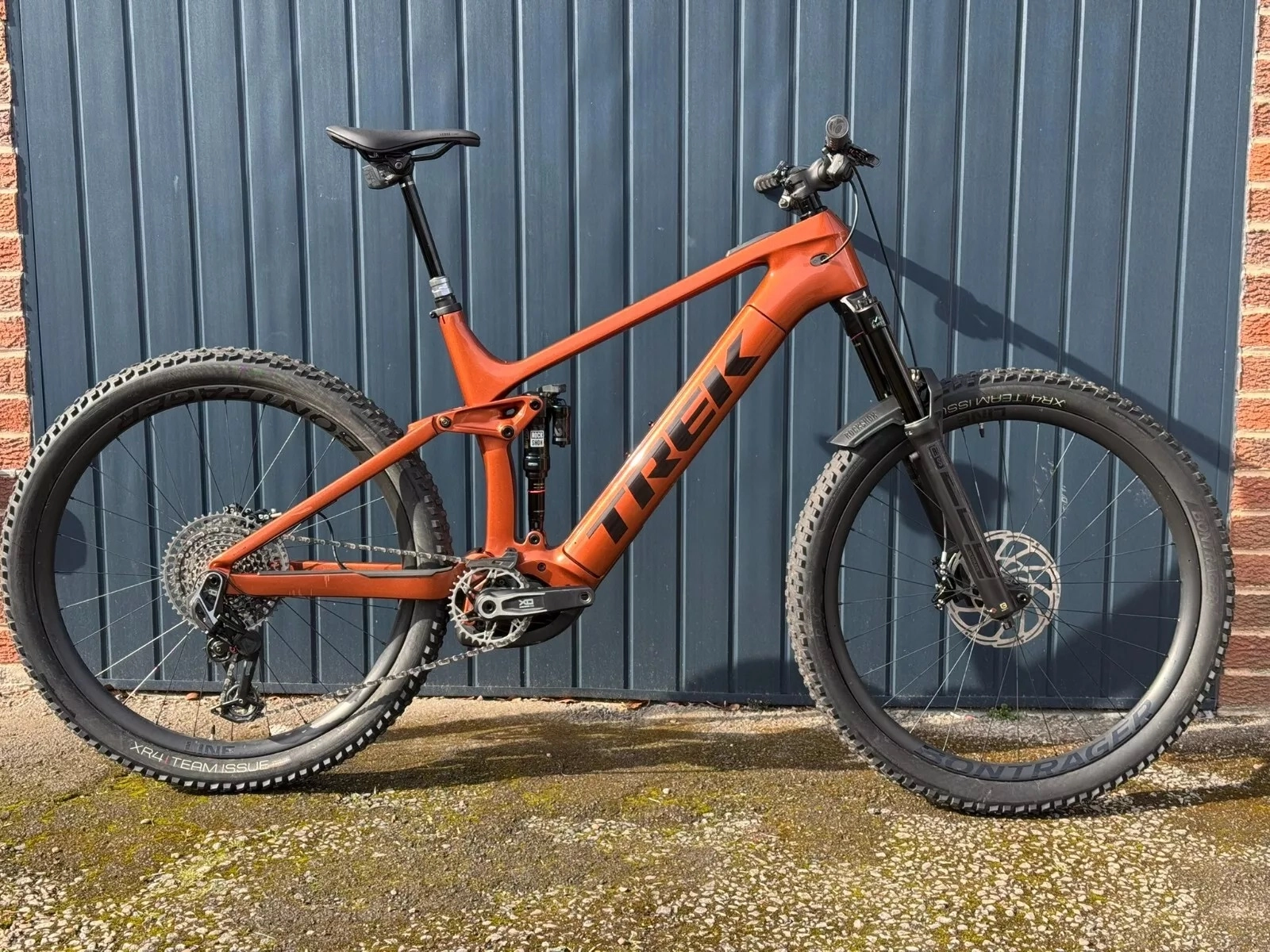 Huvudbild för 2023 Trek Rail 9.9 X0 AXS T-Type Gen 4 EMTB E mountainbike. XL