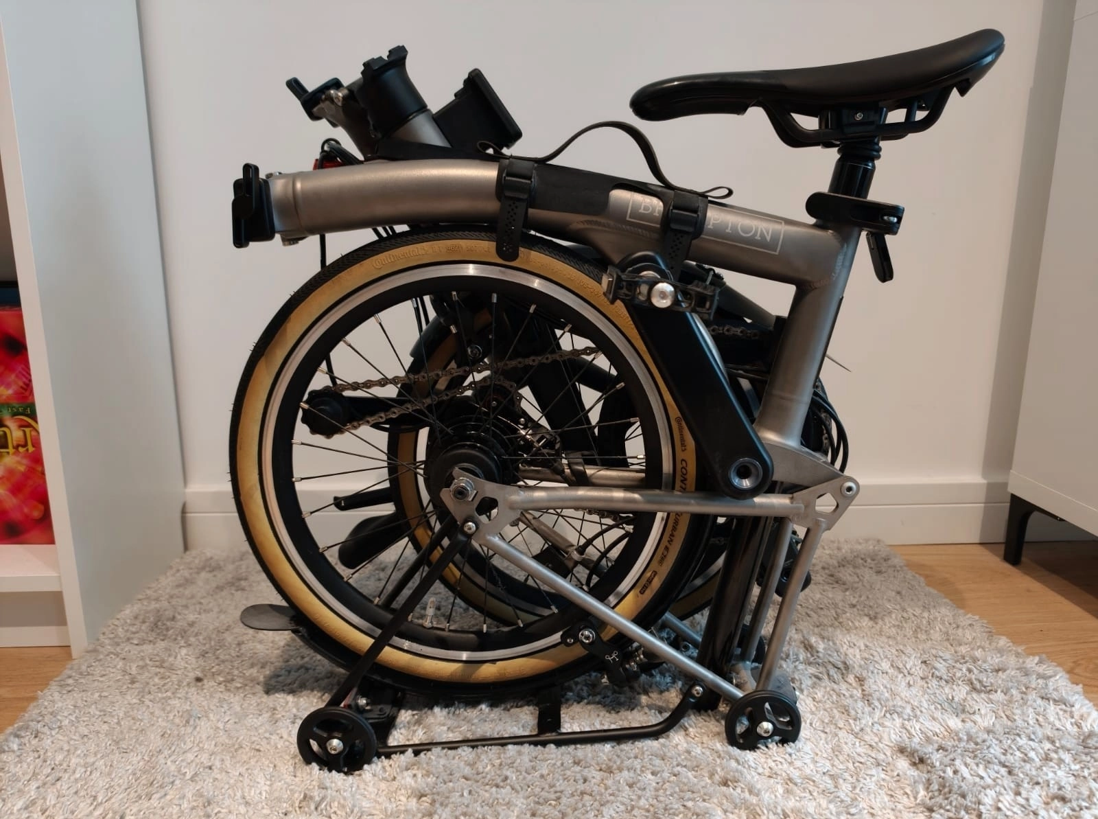 Huvudbild för 2025 Brompton T Line 12-växlad Mid