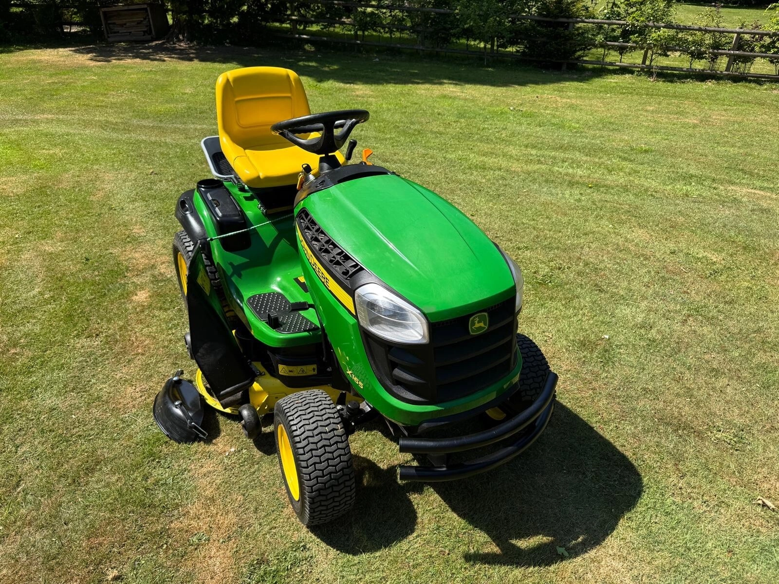 Huvudbild för JOHN DEERE X165 Åkgräsklippare 120 timmar + tillbehör