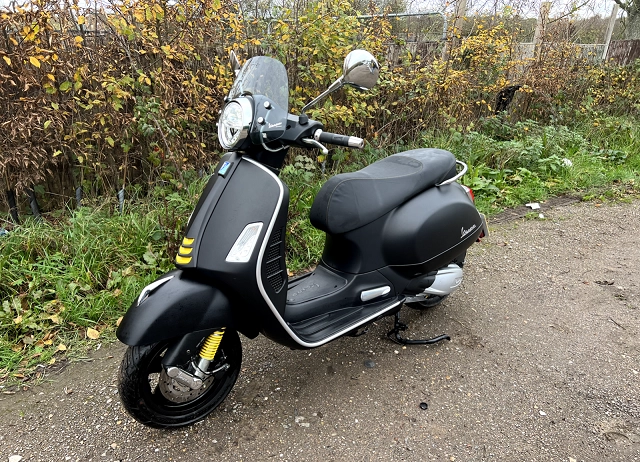 Huvudbild för 2021 VESPA GTS 300 SUPERTECH - svart