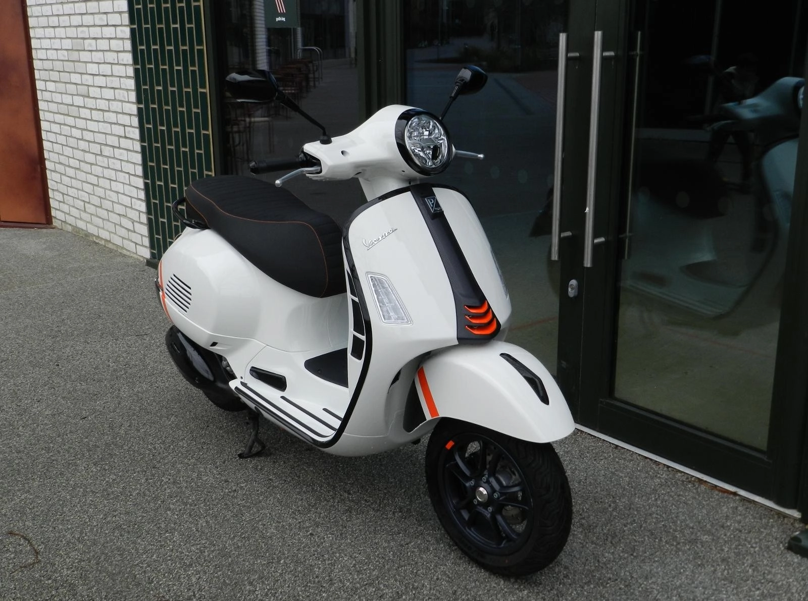 Huvudbild för 2024 Vespa GTS 300 Super Sport