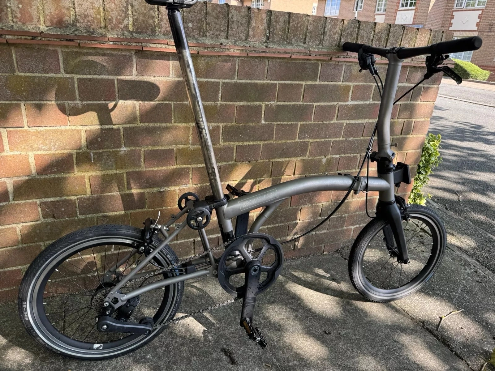 Huvudbild för 2023 Brompton T Line Urban 4-växlad